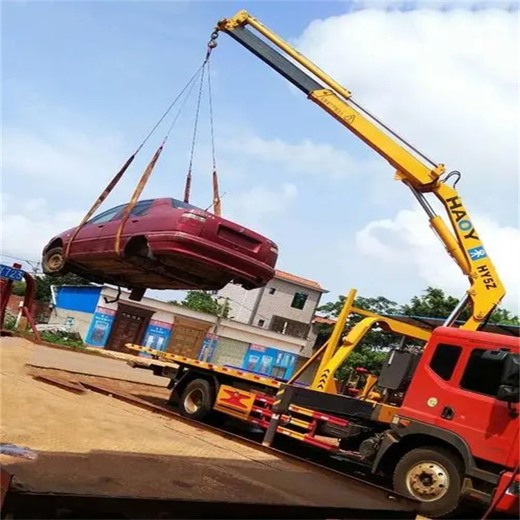 淮南大通吊车吊汽车的正确方法